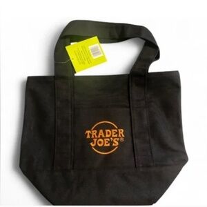 NWT Trader's Joe Halloween Tote-Black